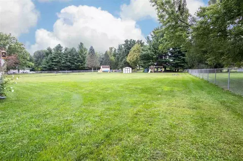 11889 Bend River Rd, Roscoe, IL 61073 photo 3
