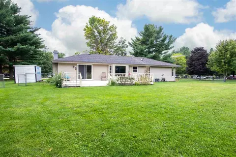 11889 Bend River Rd, Roscoe, IL 61073 photo 2