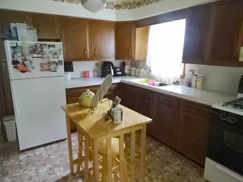 547 E Ctr, Freeport, IL 61032 photo 5