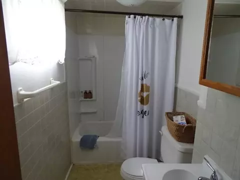 547 E Ctr, Freeport, IL 61032 photo 10
