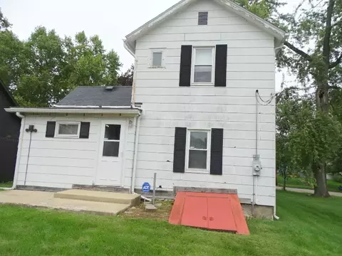 547 E Ctr, Freeport, IL 61032 photo 11