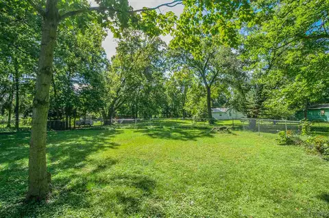 217 E 7th St, Pecatonica, IL 61063 photo 4