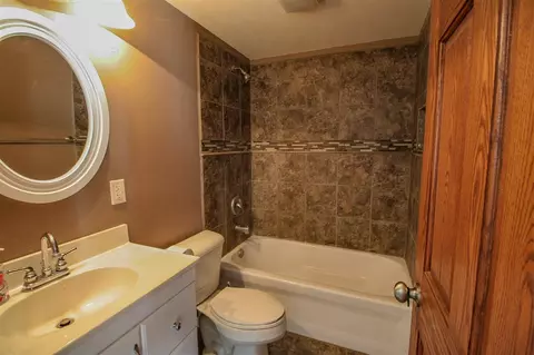 217 E 7th St, Pecatonica, IL 61063 photo 9