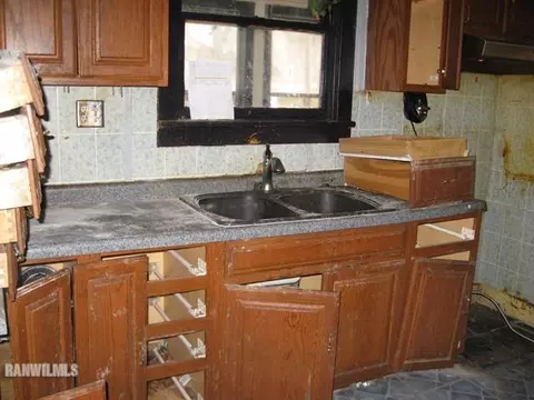 740 S Float Ave, Freeport, IL 61032 photo 5