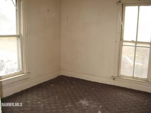 740 S Float Ave, Freeport, IL 61032 photo 9