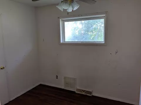 3208 W Lightsville Rd, Leaf River, IL 61047 photo 9