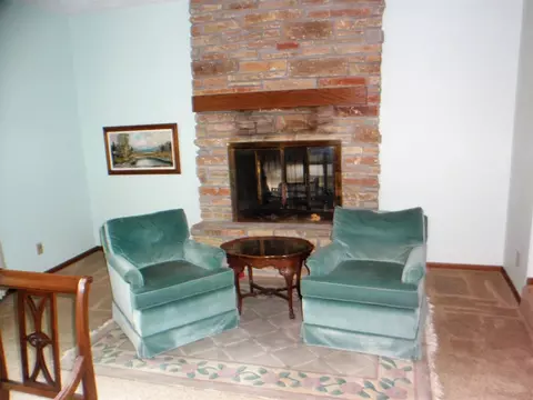 11979 Moore Woods Rd, Roscoe, IL 61073 photo 2