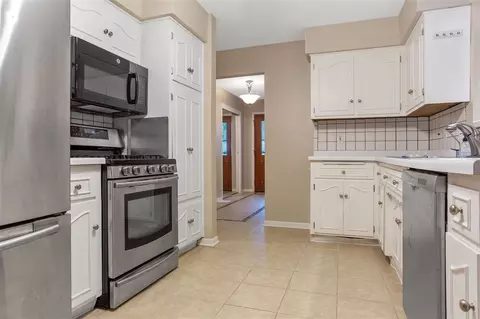 4586 Burningtree, Rockford, IL 61114 photo 9