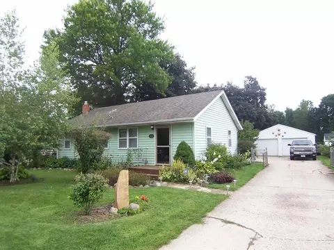 1932 Thomas St, Beloit, WI 53511 photo 1