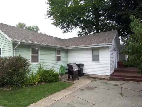1932 Thomas St, Beloit, WI 53511 photo 2
