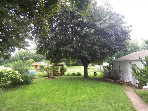 1932 Thomas St, Beloit, WI 53511 photo 6
