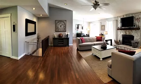 5937 Mcdonald Rd, Roscoe, IL 61073 photo 2