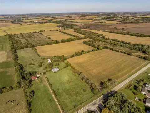 12907 Saunders Rd, Pecatonica, IL 61063 photo 8