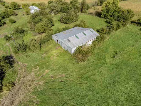 12907 Saunders Rd, Pecatonica, IL 61063 photo 2