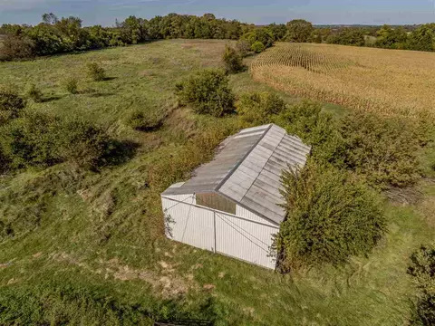12907 Saunders Rd, Pecatonica, IL 61063 photo 5