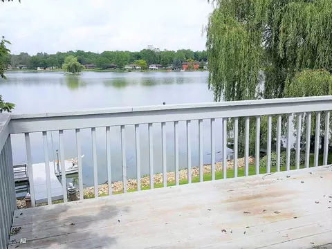 2107 Eagle Dr, Freeport, IL 61032 photo 3