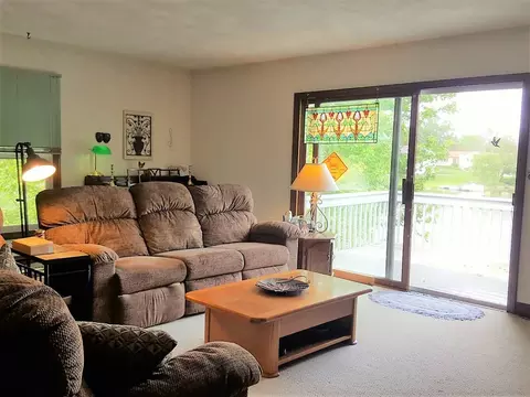 2107 Eagle Dr, Freeport, IL 61032 photo 8