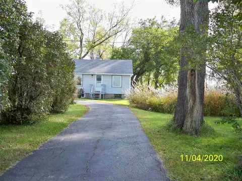 9897 Old River Rd, Roscoe, IL 61073 photo 2