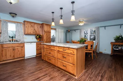 14500 Saunders Rd, Pecatonica, IL 61063 photo 8