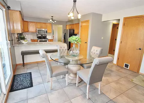 7821 Windspoint Rd, Roscoe, IL 61073 photo 8