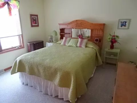 3185 Sandy Pointe, Freeport, IL 61032 photo 2