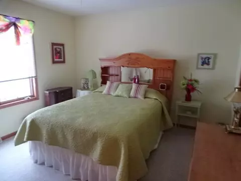 3185 Sandy Pointe, Freeport, IL 61032 photo 3