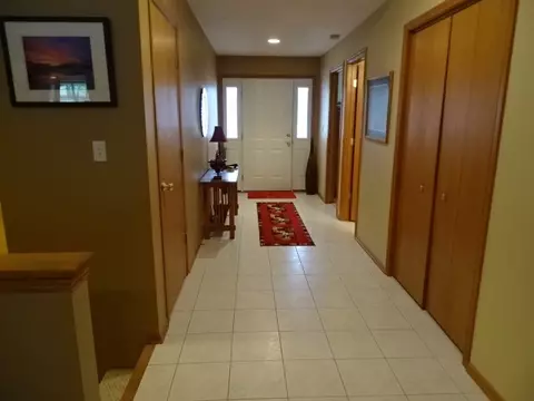 3185 Sandy Pointe, Freeport, IL 61032 photo 9