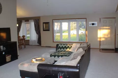 9306 Prairie View Ct, Roscoe, IL 61073 photo 3
