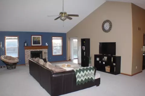 9306 Prairie View Ct, Roscoe, IL 61073 photo 2