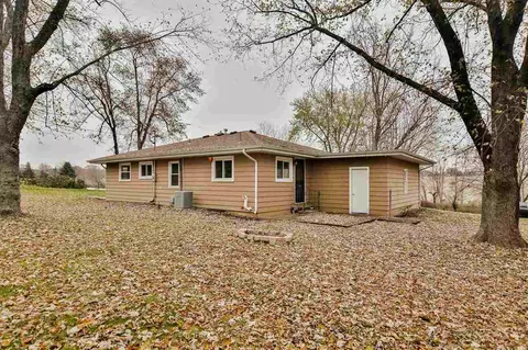 6366 Elevator Rd, Roscoe, IL 61073 photo 3