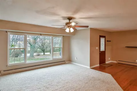 6366 Elevator Rd, Roscoe, IL 61073 photo 10
