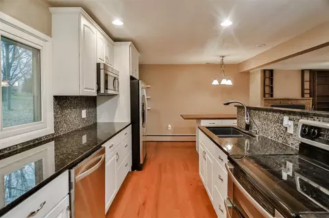 6366 Elevator Rd, Roscoe, IL 61073 photo 16