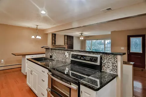 6366 Elevator Rd, Roscoe, IL 61073 photo 14