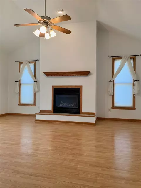 270 N 5th St, Capron, IL 61012 photo 2