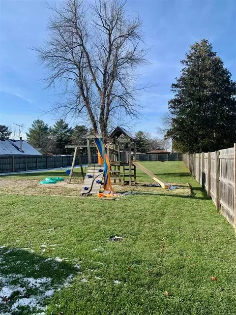 270 N 5th St, Capron, IL 61012 photo 20