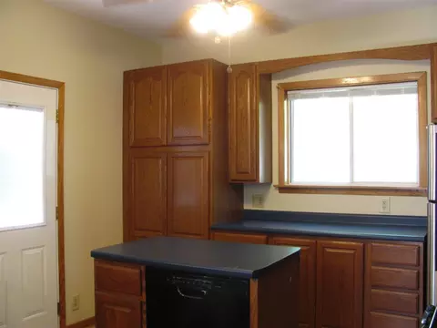 852 10th St, Beloit, WI 53511 photo 5