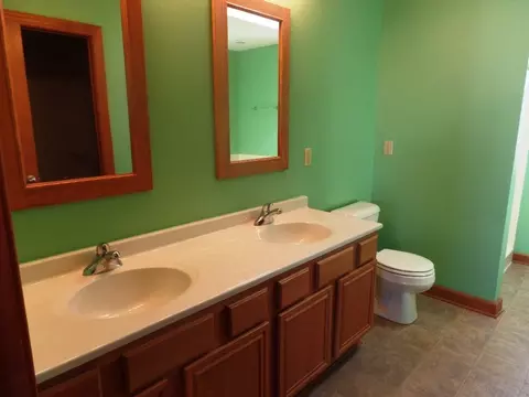 706 Charlemont, Roscoe, IL 61073 photo 12