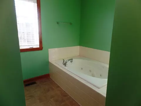 706 Charlemont, Roscoe, IL 61073 photo 13