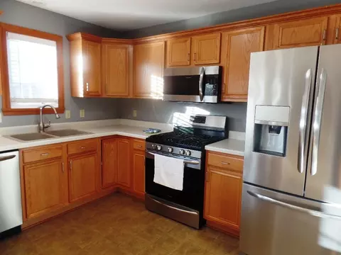 706 Charlemont, Roscoe, IL 61073 photo 5