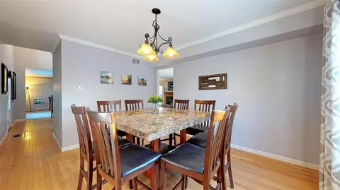 1875 College Green Dr, Elgin, IL 60123 photo 9