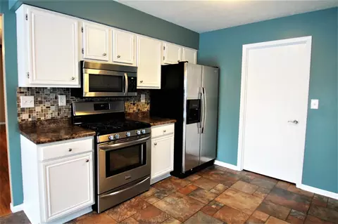 9792 Redfield, Roscoe, IL 61073 photo 4
