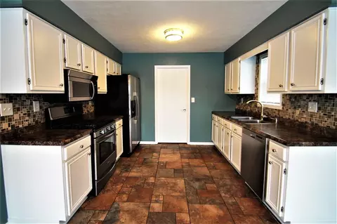 9792 Redfield, Roscoe, IL 61073 photo 3