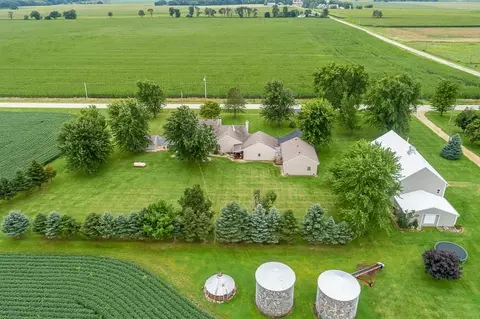 8634 Coon Trail Rd, Capron, IL 61012 photo 3