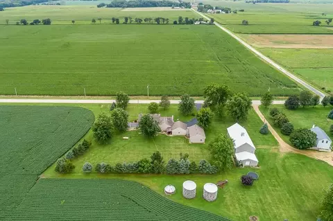 8634 Coon Trail Rd, Capron, IL 61012 photo 2