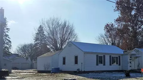 403 E King St, Polo, IL 61064 photo 1