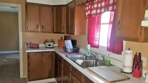 403 E King St, Polo, IL 61064 photo 6