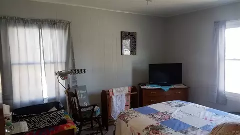 403 E King St, Polo, IL 61064 photo 8