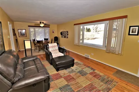 2 Thrush Cir, Rockford, IL 61107 photo 4