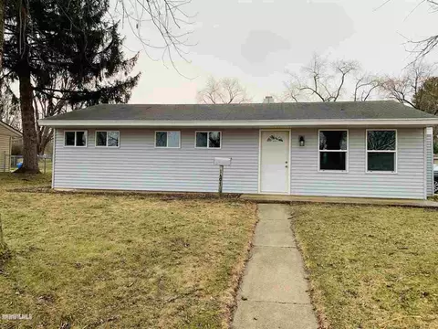 1407 Winter Dr, Freeport, IL 61032 photo 1