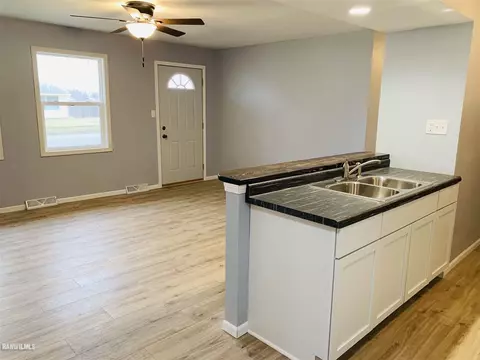 1407 Winter Dr, Freeport, IL 61032 photo 7